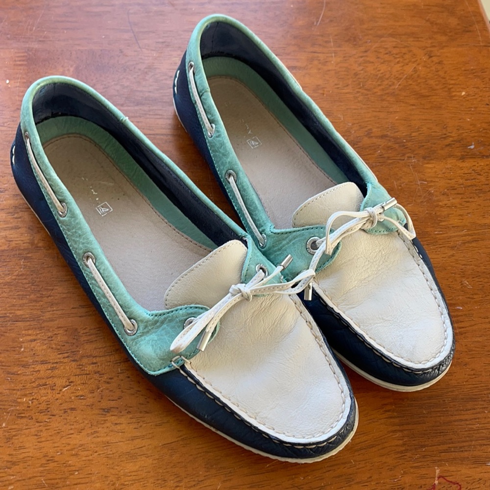 Women’s leather Sperrys